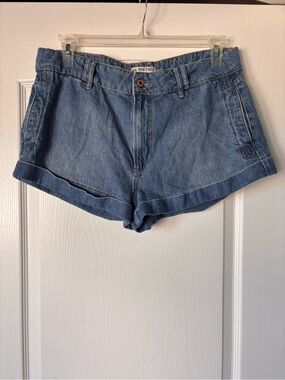 Free People We The Free Lion Heart Denim Shorts Womens Size 31 Jean shorts